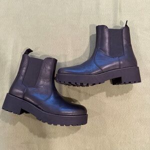 Dirty Laundry Platform Chelsea Boot